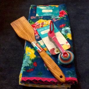 PIONEER WOMAN SET OF 3